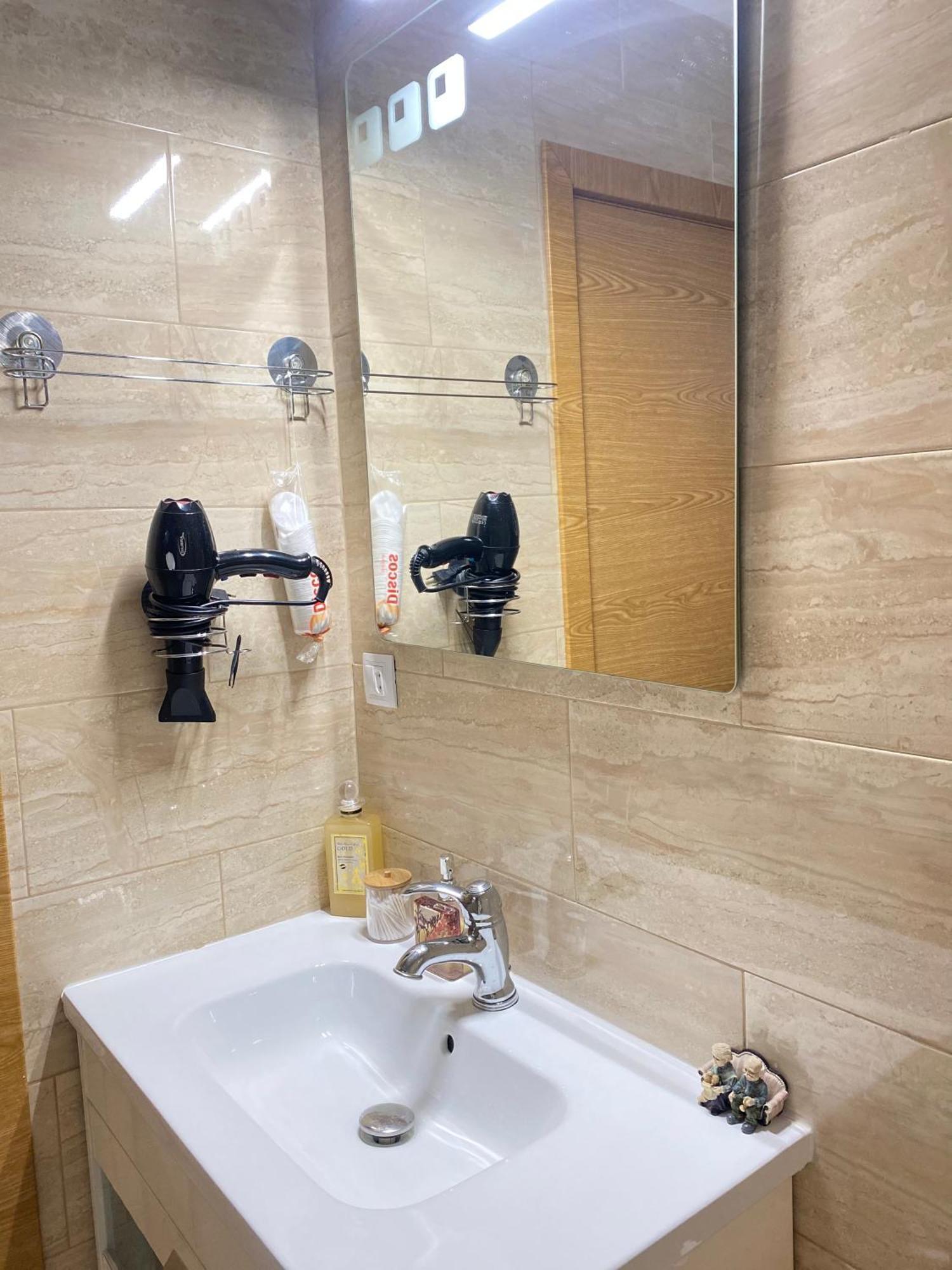 Shared Apartment! Piso Compartido! Общая Квартира! Seville Ngoại thất bức ảnh