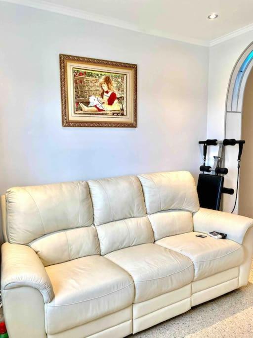 Shared Apartment! Piso Compartido! Общая Квартира! Seville Ngoại thất bức ảnh