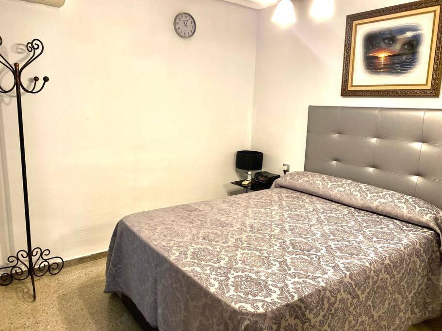 Shared Apartment! Piso Compartido! Общая Квартира! Seville Ngoại thất bức ảnh